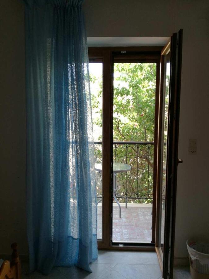 Machi's Guest House Mithimna Extérieur photo