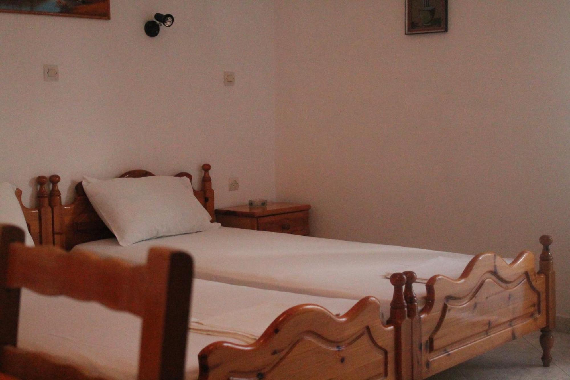 Machi's Guest House Mithimna Extérieur photo