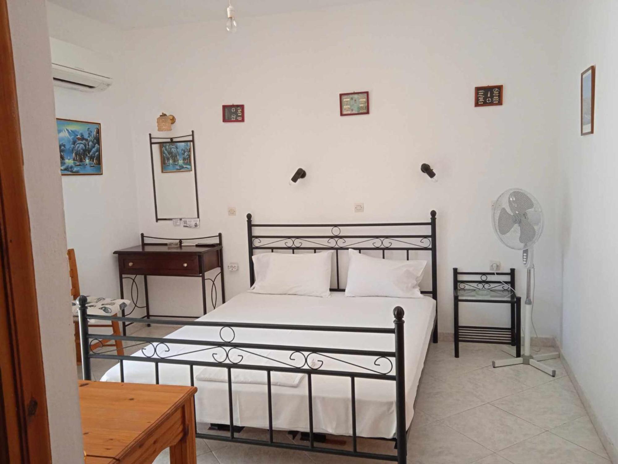 Machi's Guest House Mithimna Extérieur photo