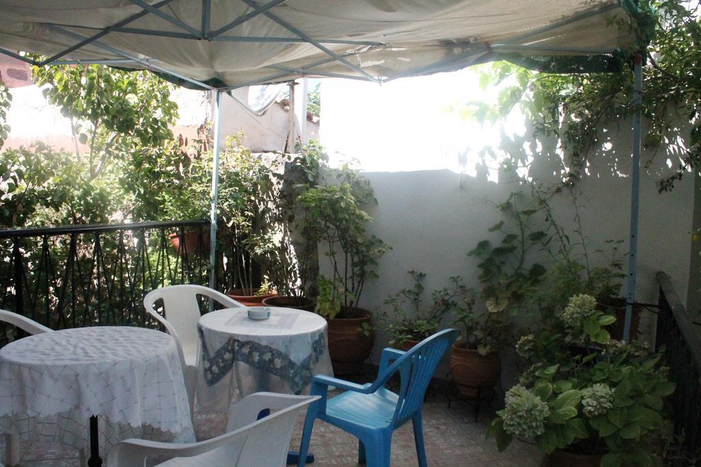 Machi's Guest House Mithimna Extérieur photo