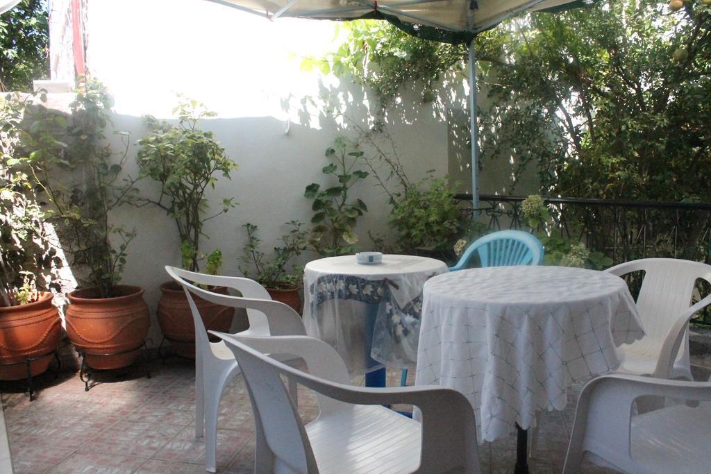 Machi's Guest House Mithimna Extérieur photo